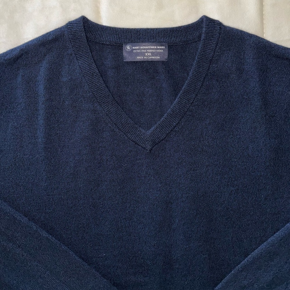Hart Schaffner Marx Merino Wool V-Neck Sweater - Navy. Size XXL - Picture 10 of 14